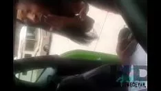 تشغيل يجب أن يرتدي الشقراء نظارات لرؤية الديك كيف تمتصه حتى لا يعضه عن طريق الخطأ قبل سحبه