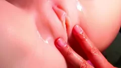 تشغيل Handjob واللعب الشرجي مع Big Pussy Sex Doll