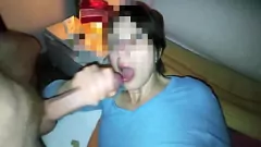 Jouer La conversation sur l'oreiller de Sissy après un léchage intense de chatte