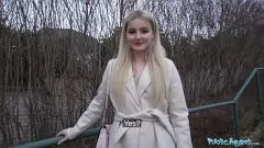 Reproducir El agente público se pone travieso con una rubia californiana en medias
