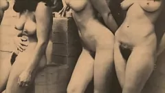 Odtwórz Vintage Orgy: Hairy Group Sex Doświadczenie z namiętnymi lodzikami