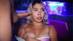 Reproduzir Loira quente e casal latino fizeram um show explícito